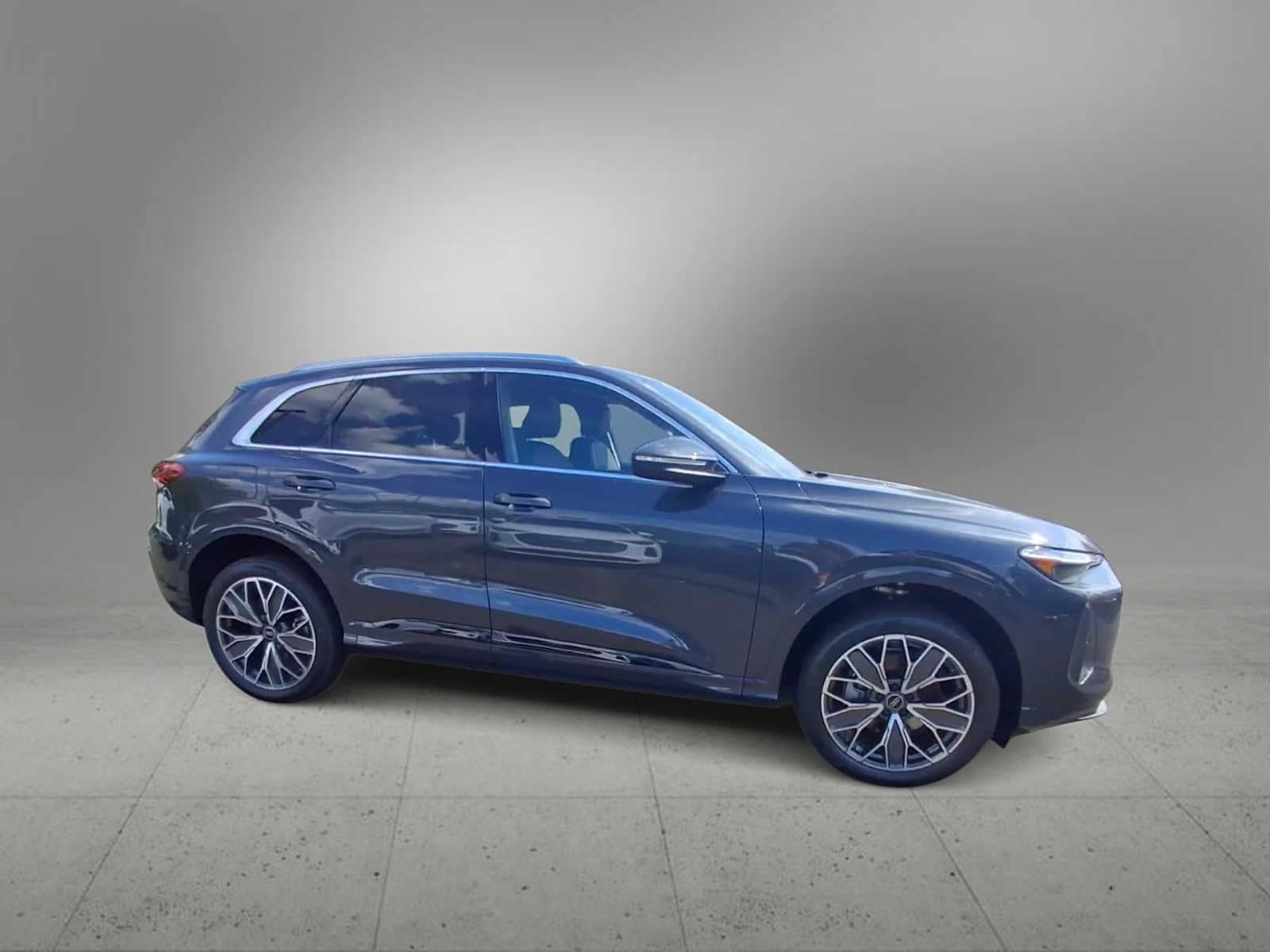 Thumbnail: 2025 Audi Q5 - 9