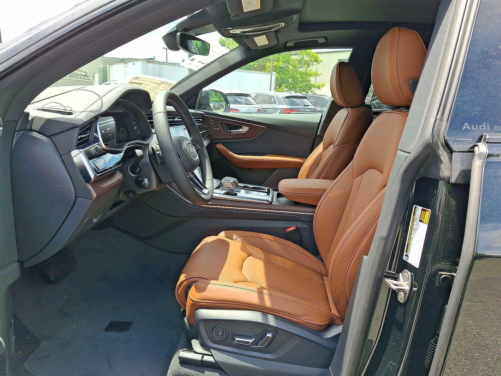 Thumbnail: 2026 Audi Q8 - 20