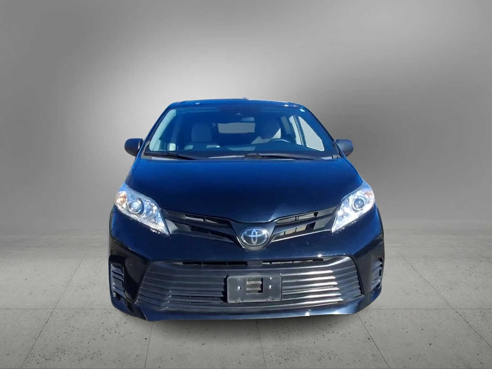 Thumbnail: 2020 Toyota Sienna - 3