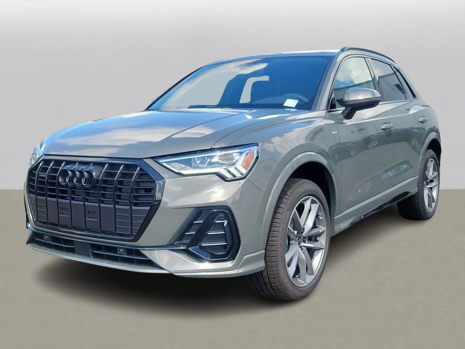 2024 Audi Q3 Premium -
                Maplewood, NJ