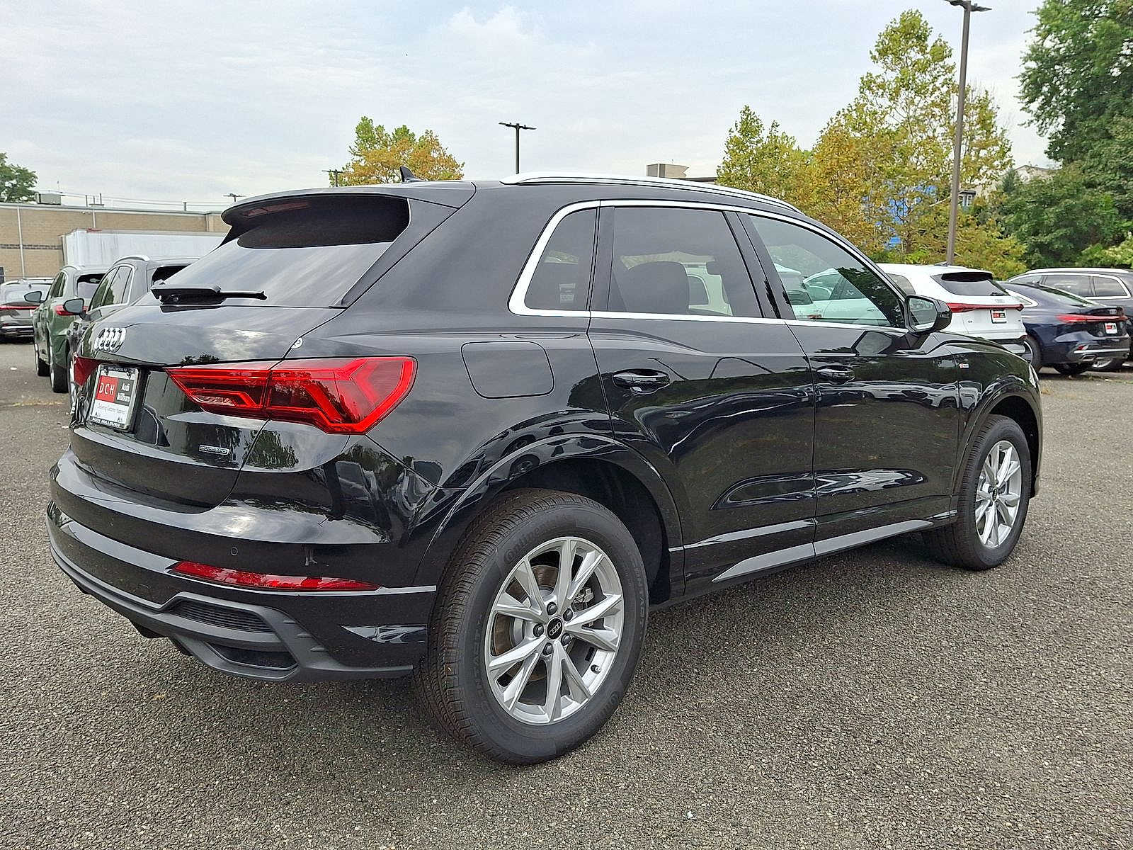 Thumbnail: 2025 Audi Q3 - 12