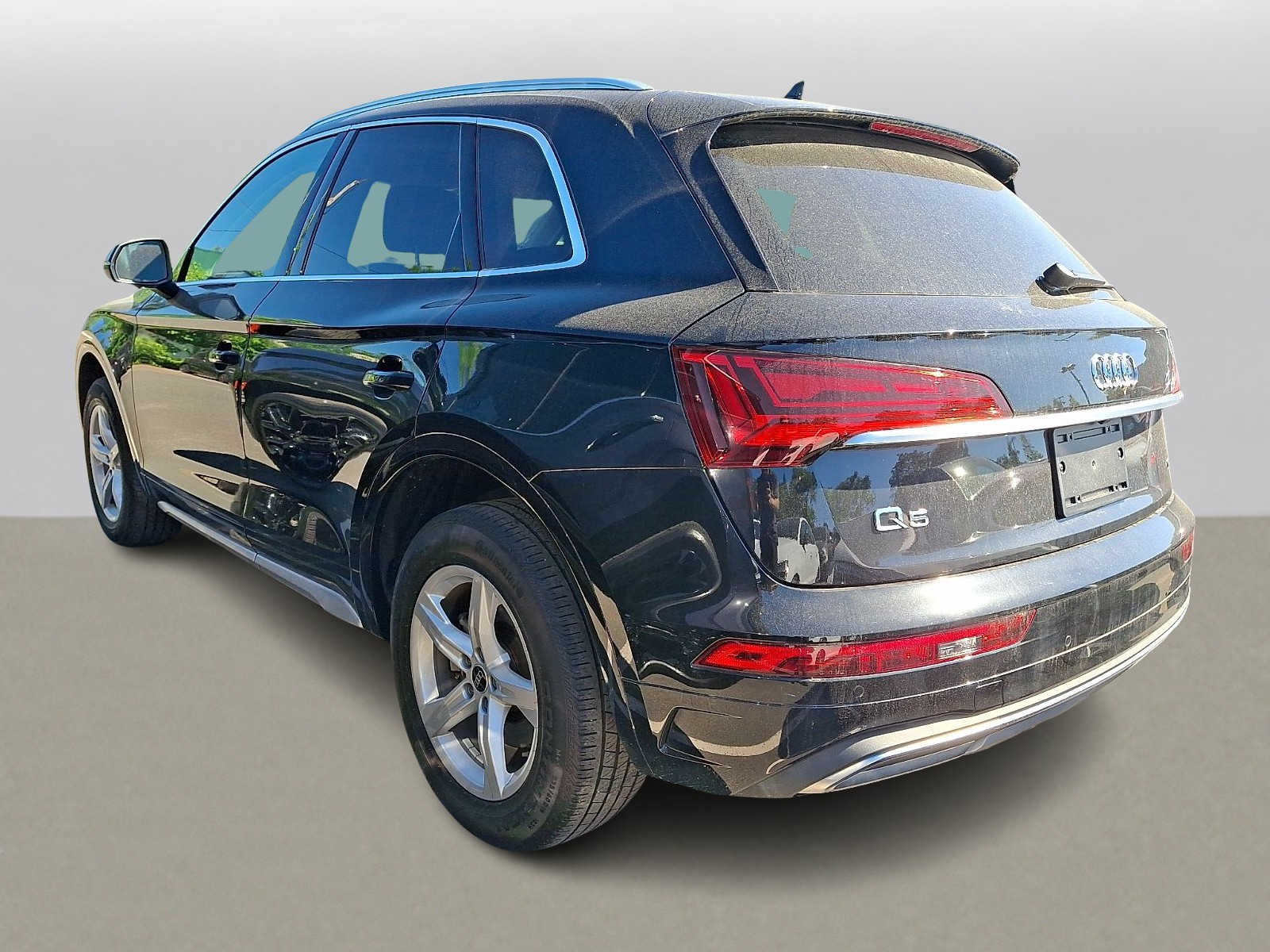 Thumbnail: 2023 Audi Q5 - 4