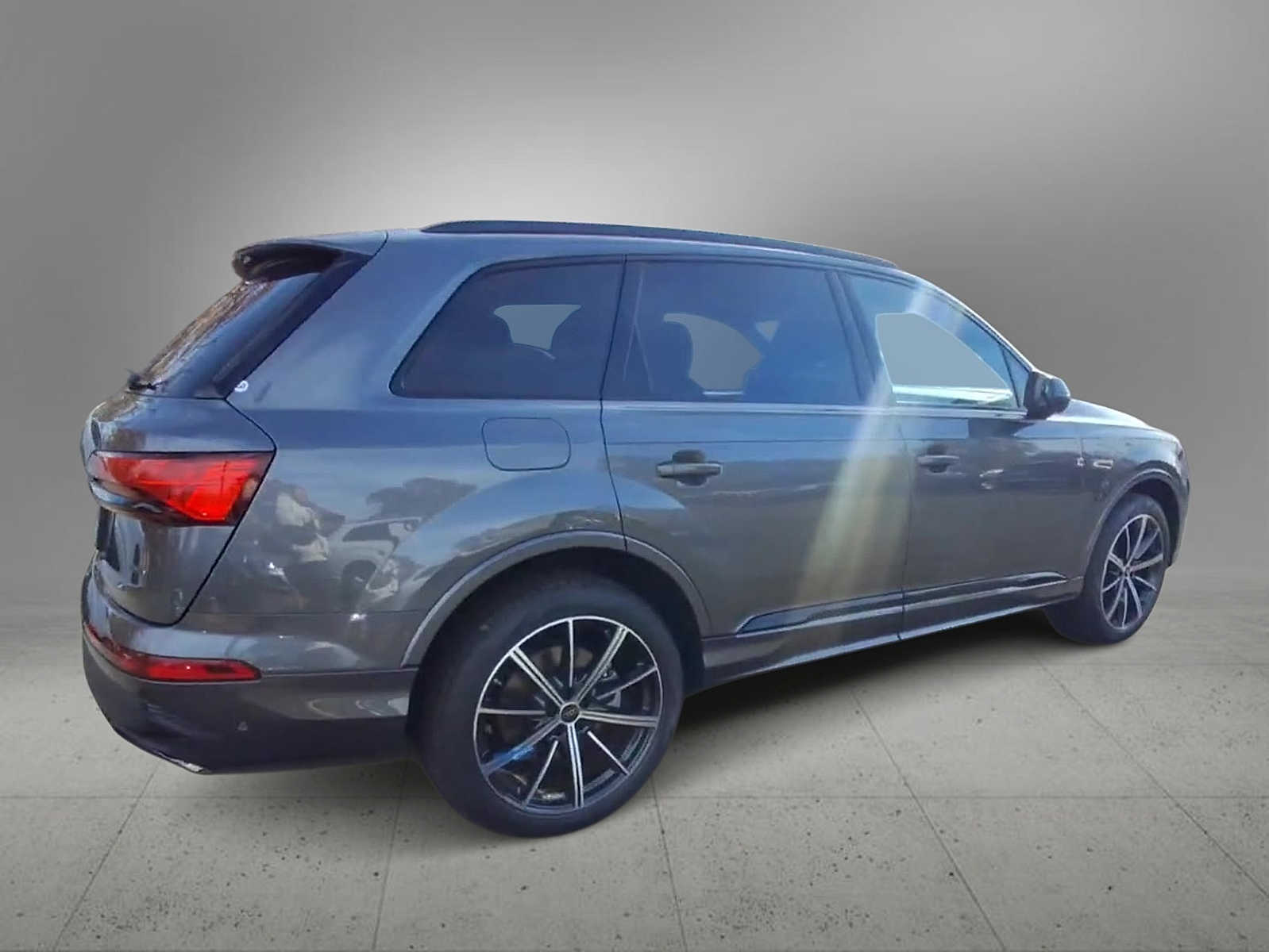 Thumbnail: 2026 Audi Q7 - 8