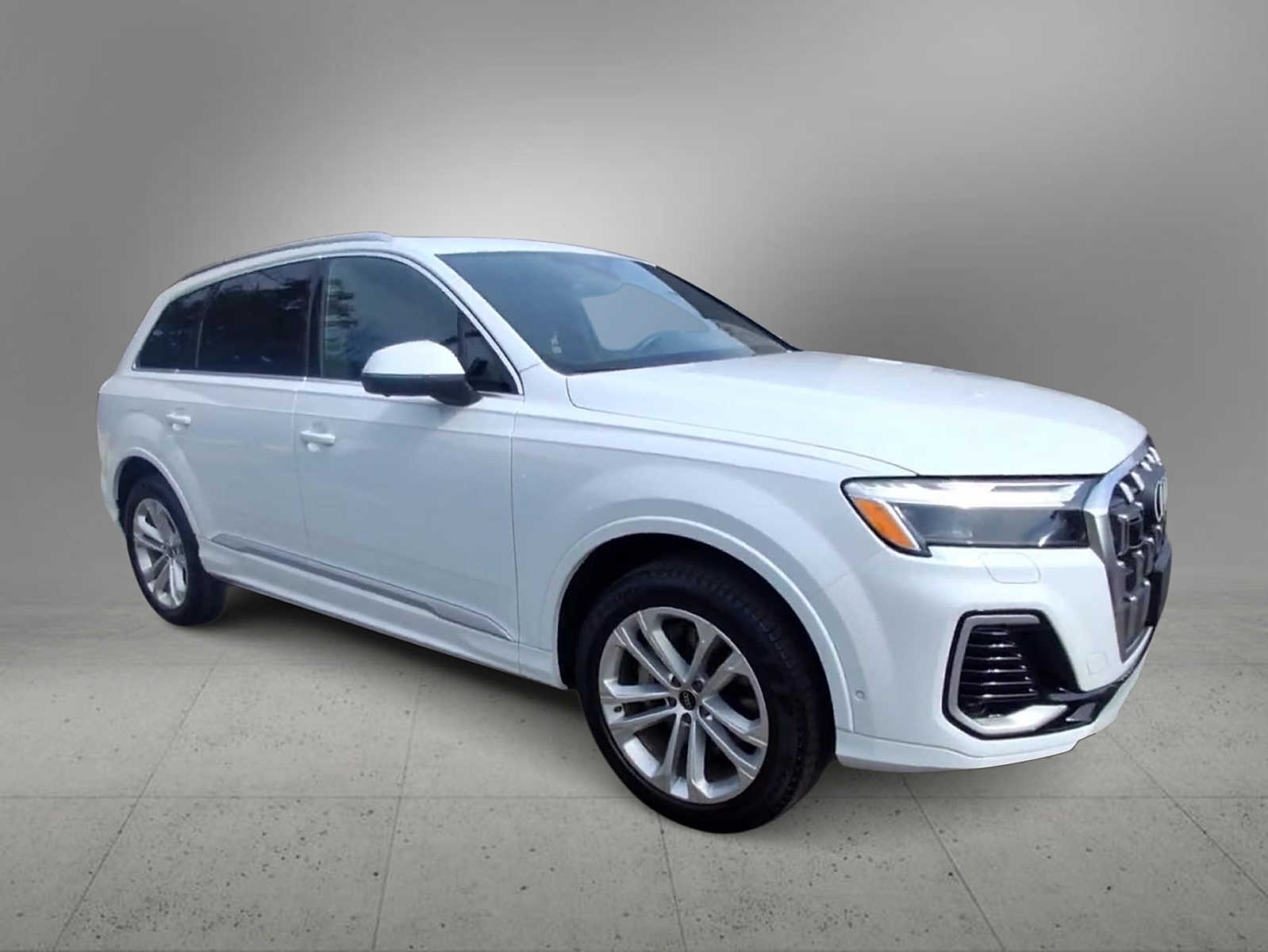 2025 Audi Q7 Premium Plus photo 2