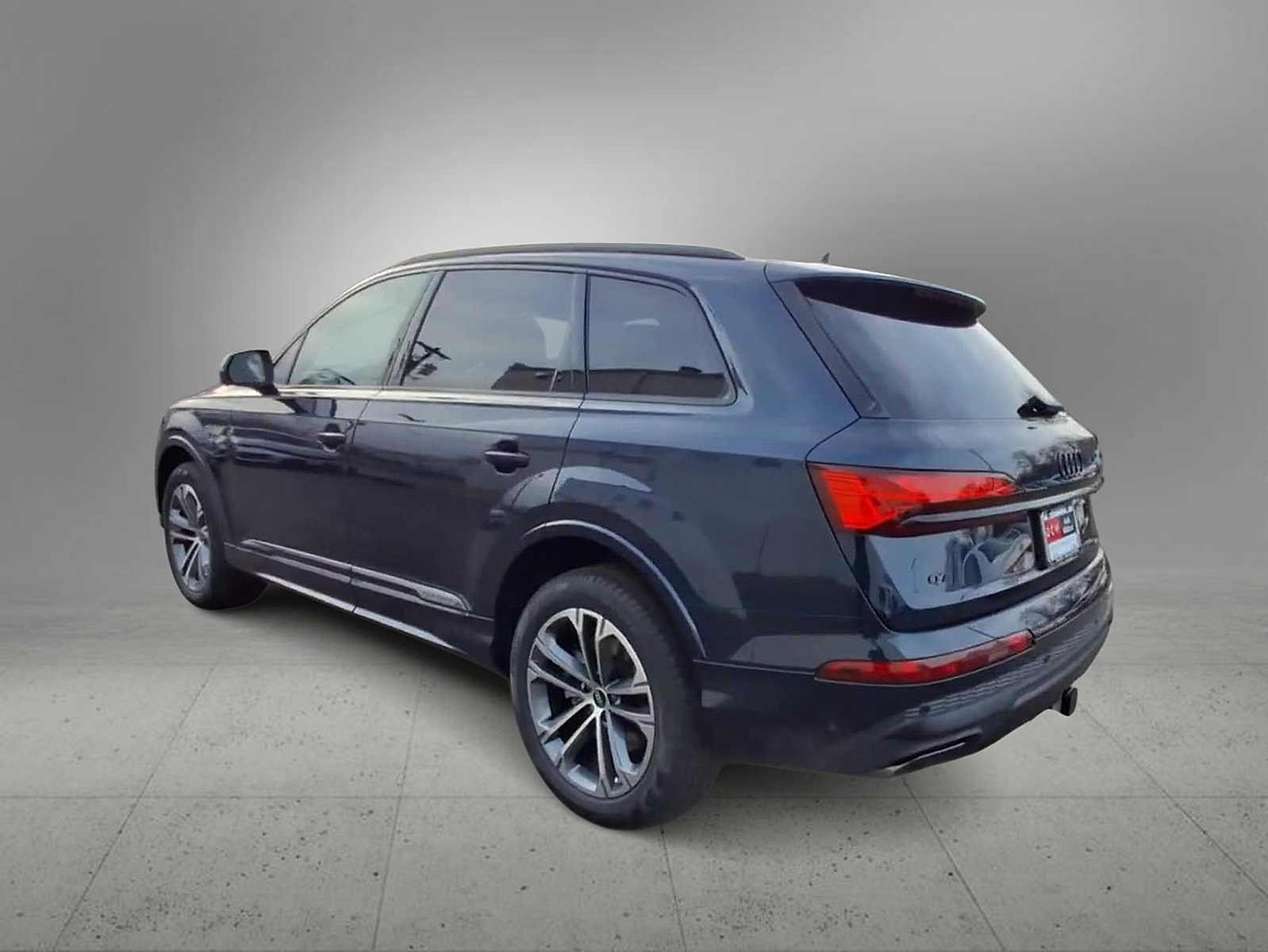 Thumbnail: 2026 Audi Q7 - 6