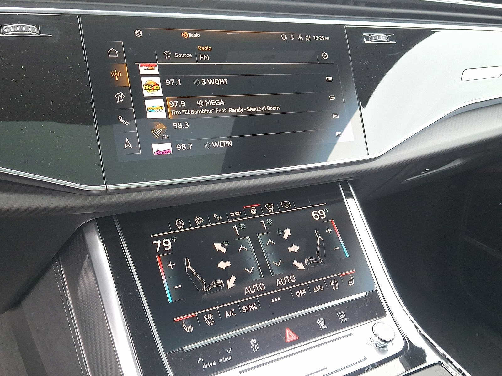 Thumbnail: 2026 Audi RS Q8 - 14