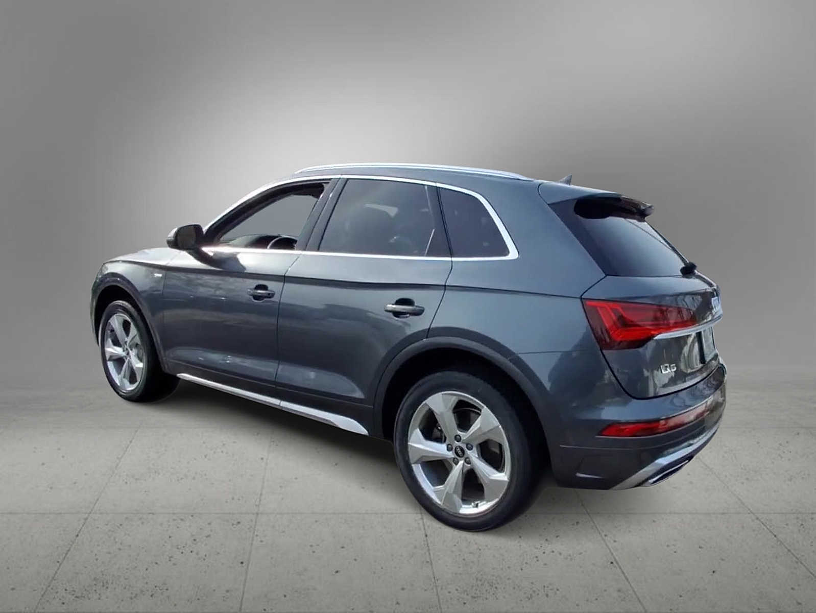 Thumbnail: 2023 Audi Q5 - 6