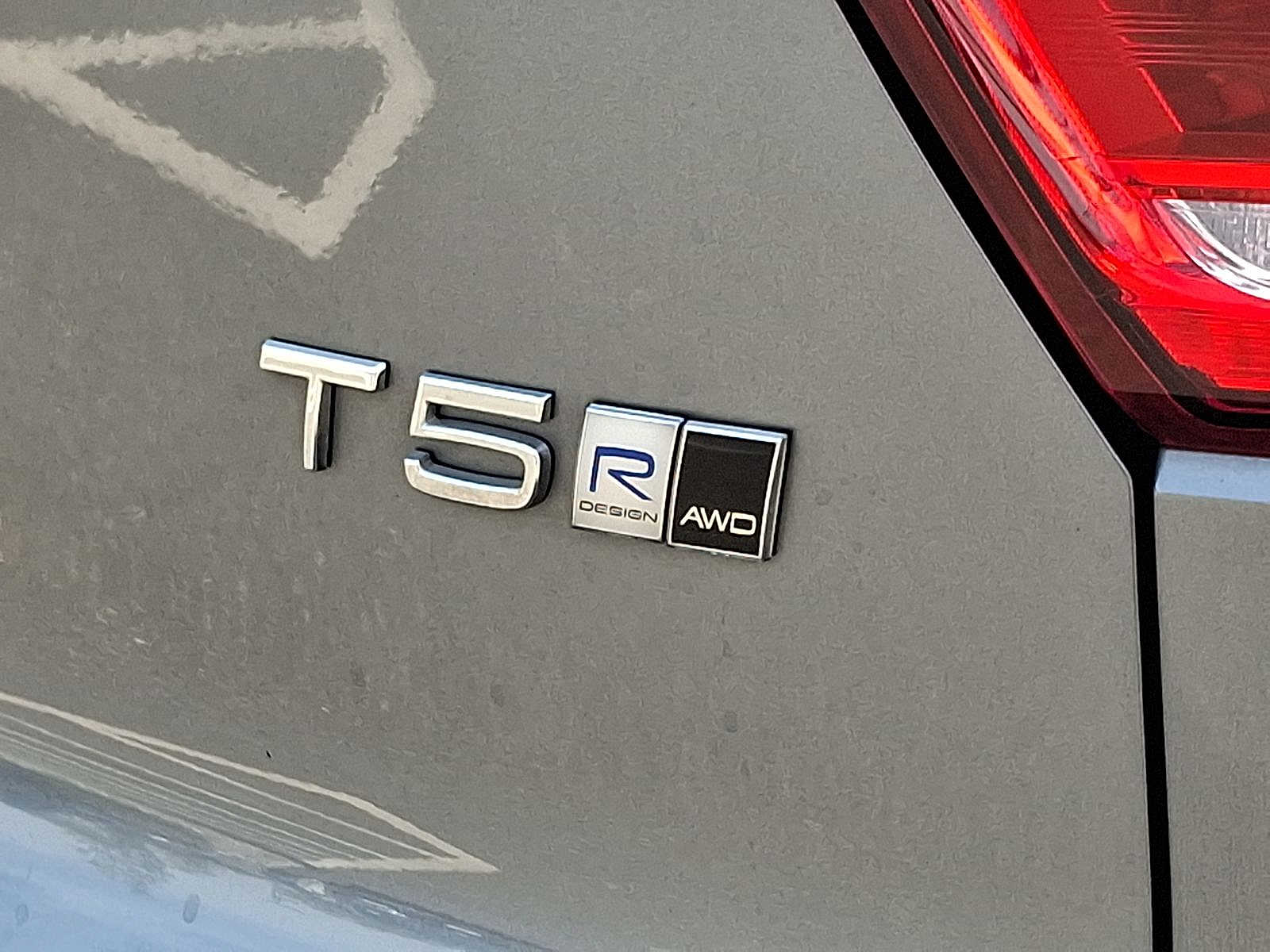 Thumbnail: 2019 Volvo XC40 - 24