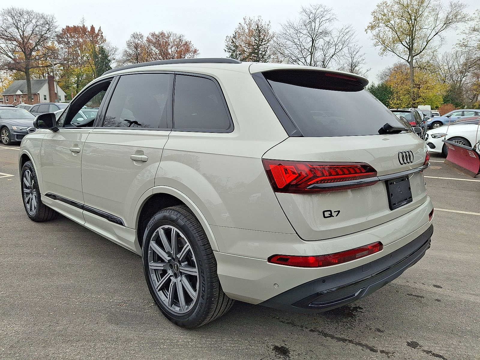 Thumbnail: 2023 Audi Q7 - 22