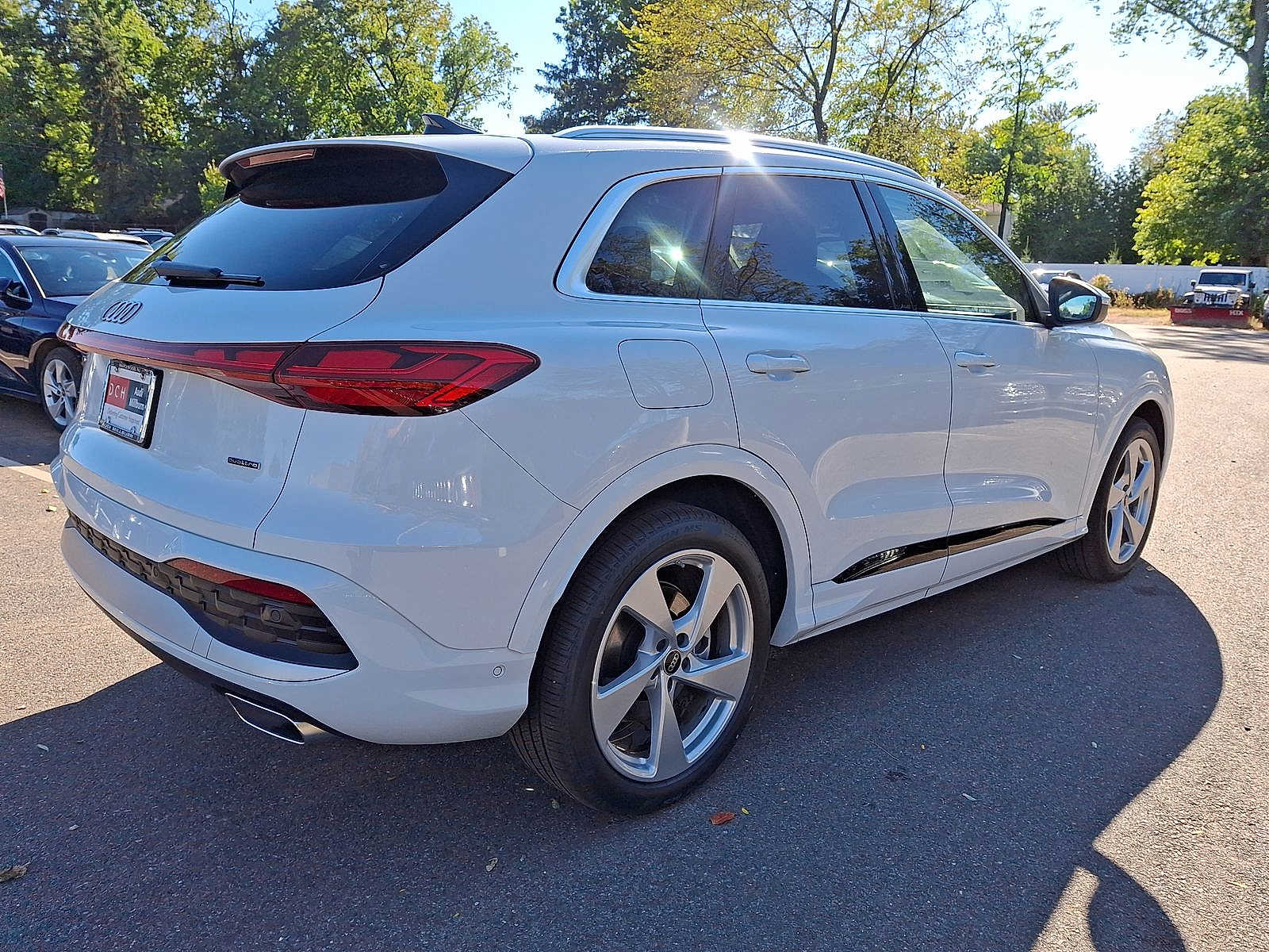 Thumbnail: 2025 Audi Q5 - 12