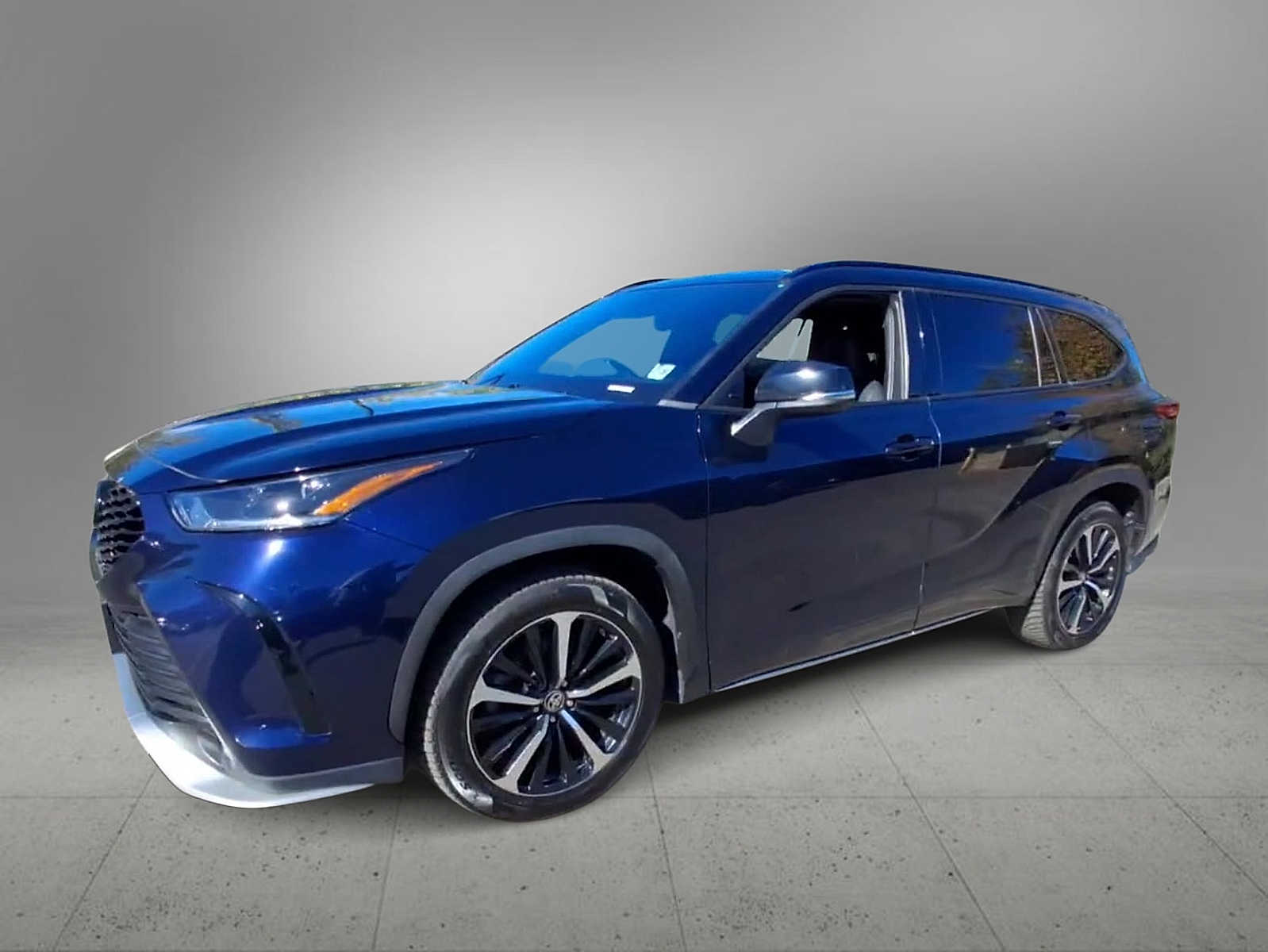 Thumbnail: 2021 Toyota Highlander - 4