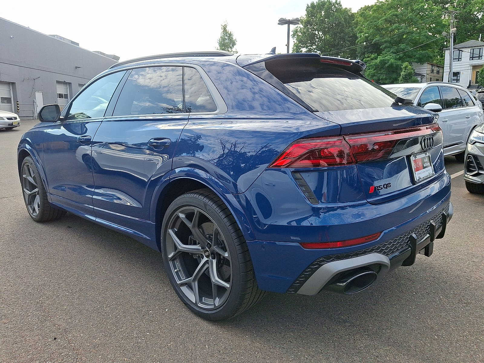 Thumbnail: 2025 Audi RS Q8 - 3