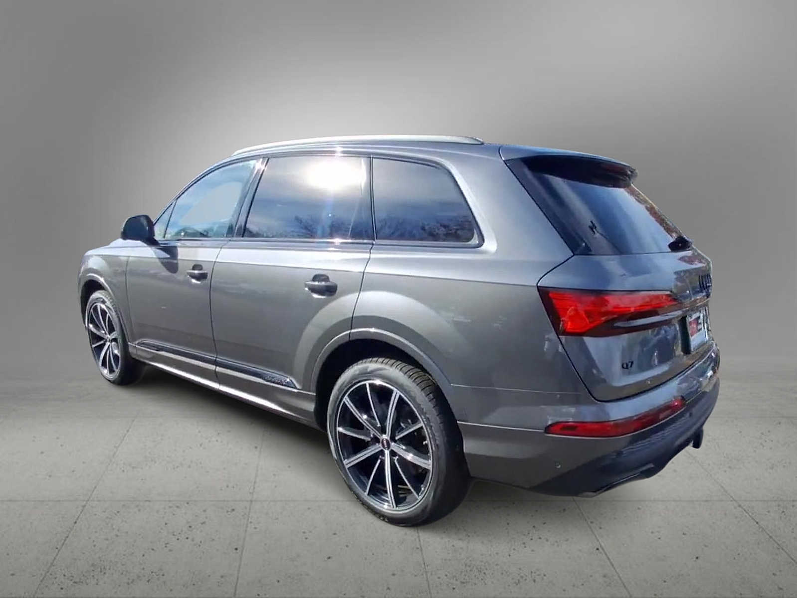 Thumbnail: 2026 Audi Q7 - 6