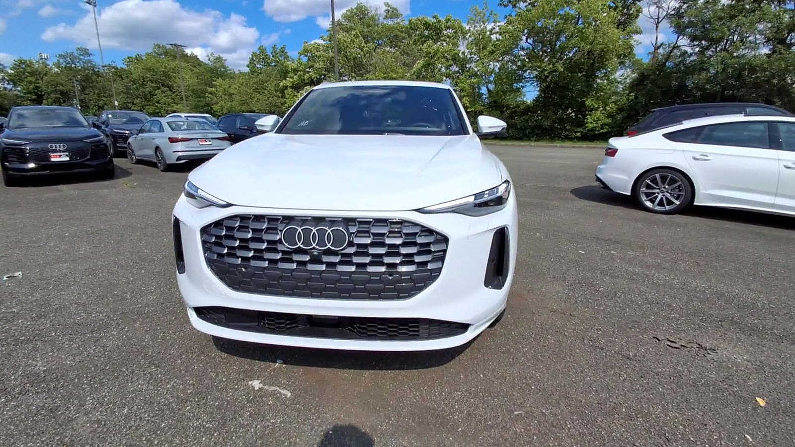 Thumbnail: 2025 Audi Q5 - 3