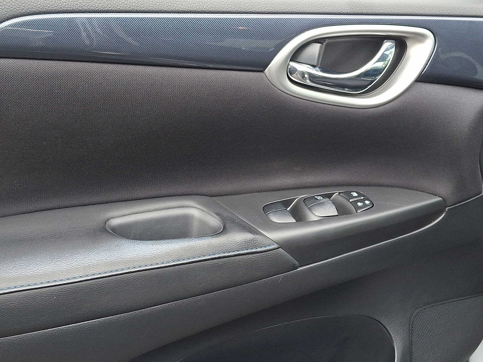 Thumbnail: 2018 Nissan Sentra - 10