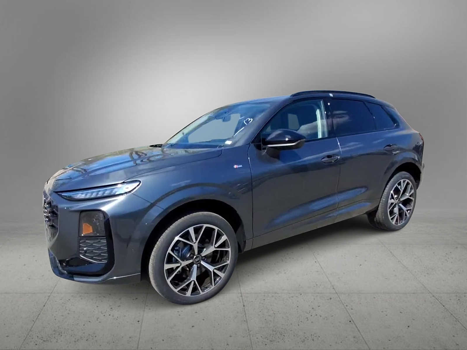Thumbnail: 2026 Audi Q3 - 4