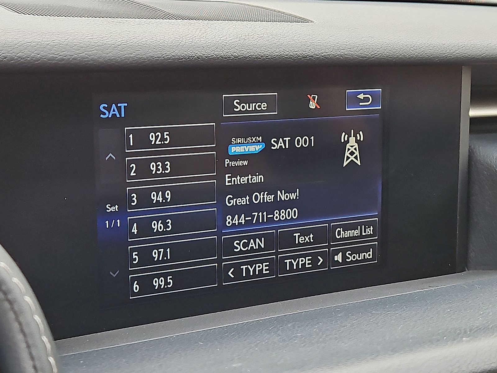 Thumbnail: 2016 Lexus IS - 14