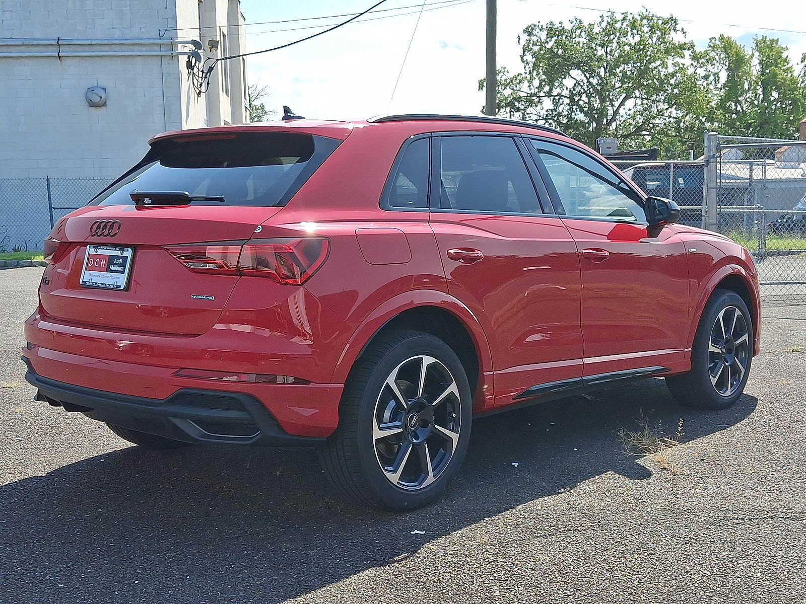 Thumbnail: 2025 Audi Q3 - 12