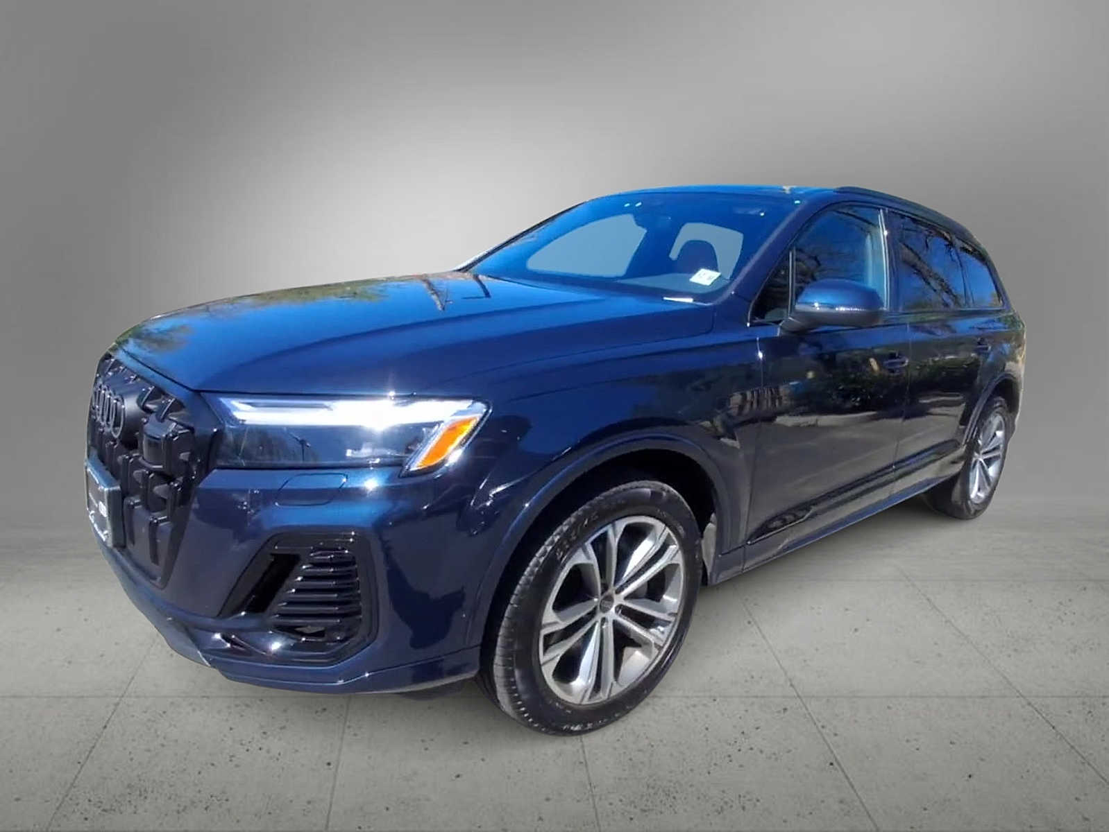 Thumbnail: 2026 Audi Q7 - 4