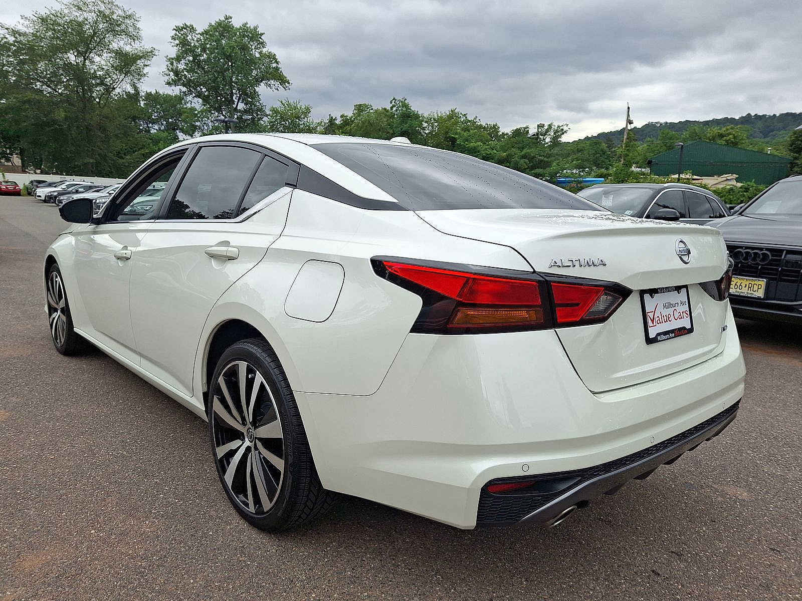 Thumbnail: 2020 Nissan Altima - 17