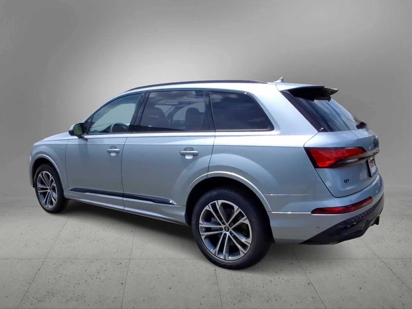 Thumbnail: 2026 Audi Q7 - 6