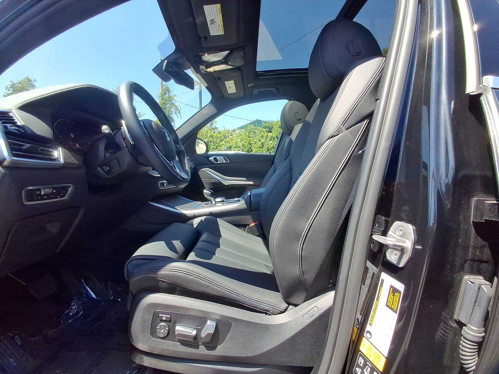 Thumbnail: 2022 BMW X5 - 11