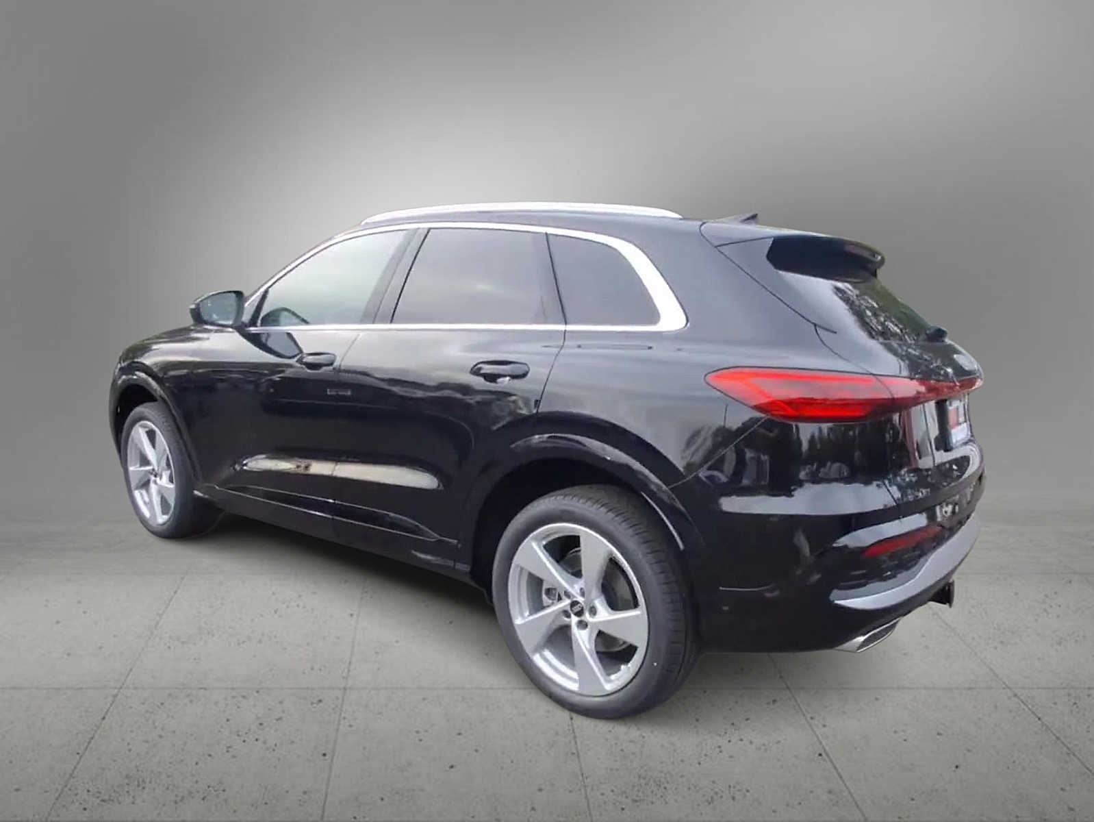 Thumbnail: 2025 Audi Q5 - 6
