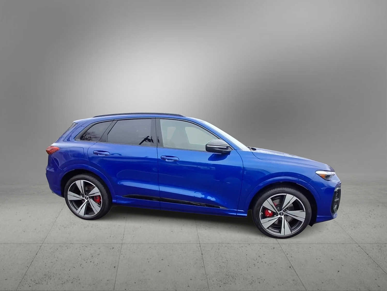 Thumbnail: 2025 Audi SQ5 - 9