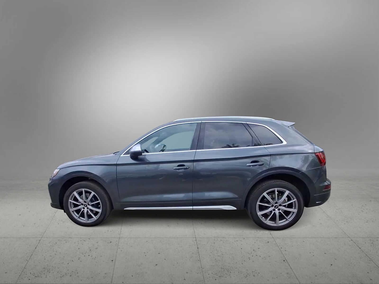 Thumbnail: 2023 Audi SQ5 - 5