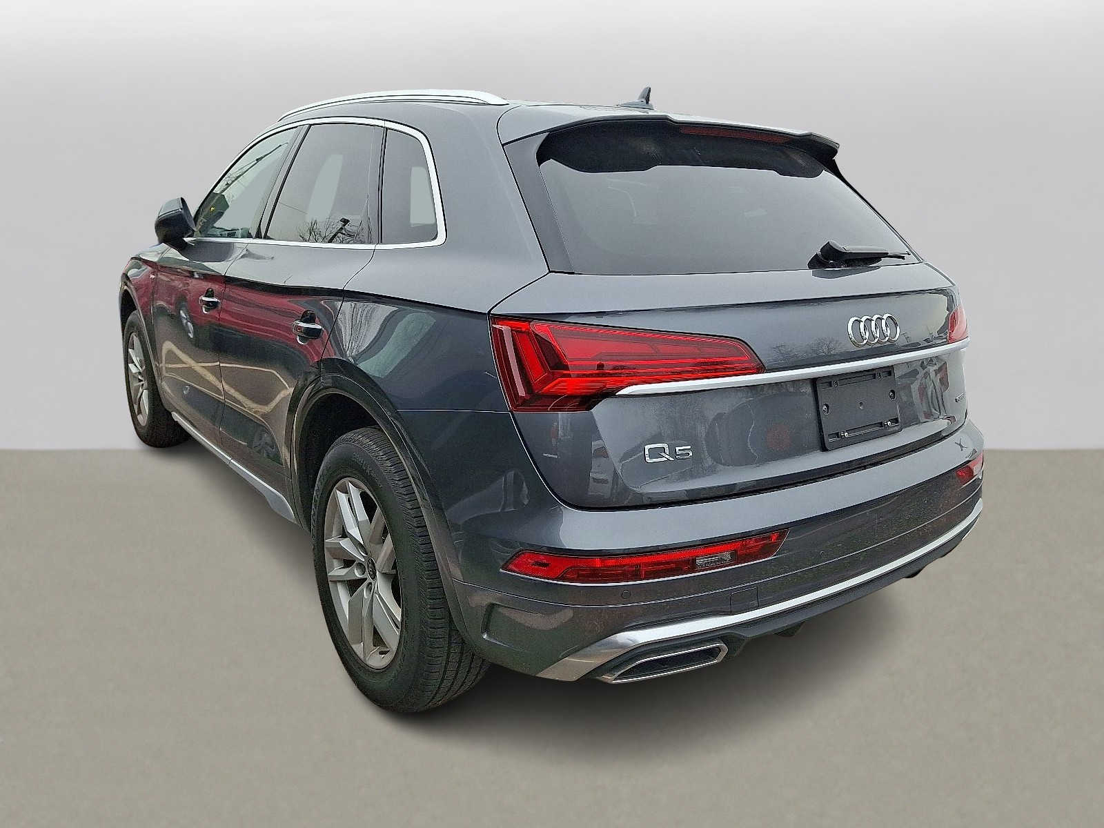 Thumbnail: 2023 Audi Q5 - 4