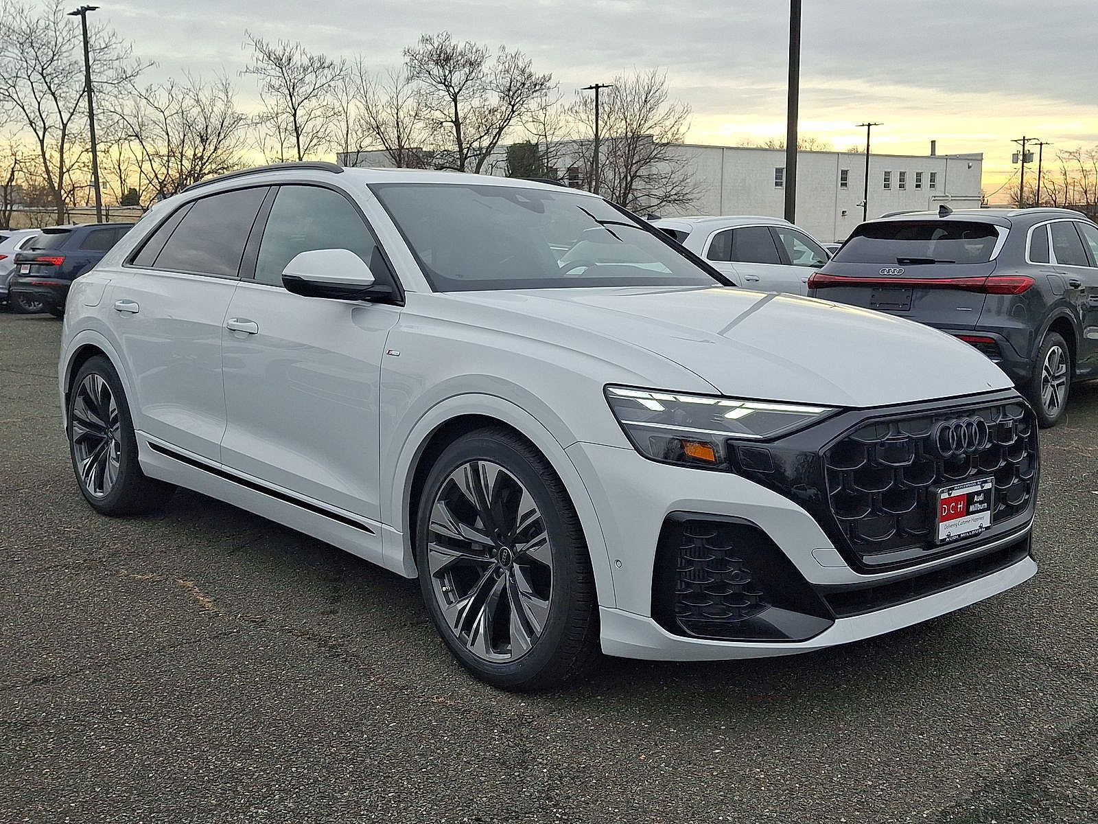 Thumbnail: 2026 Audi Q8 - 10