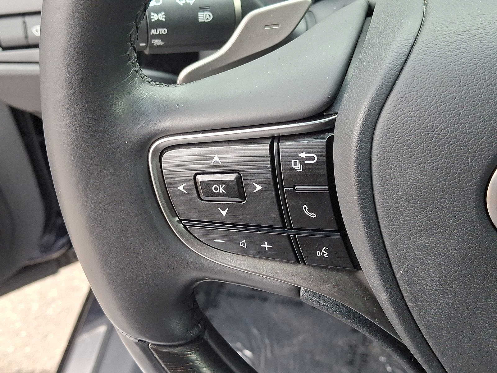 Thumbnail: 2022 Lexus ES - 17