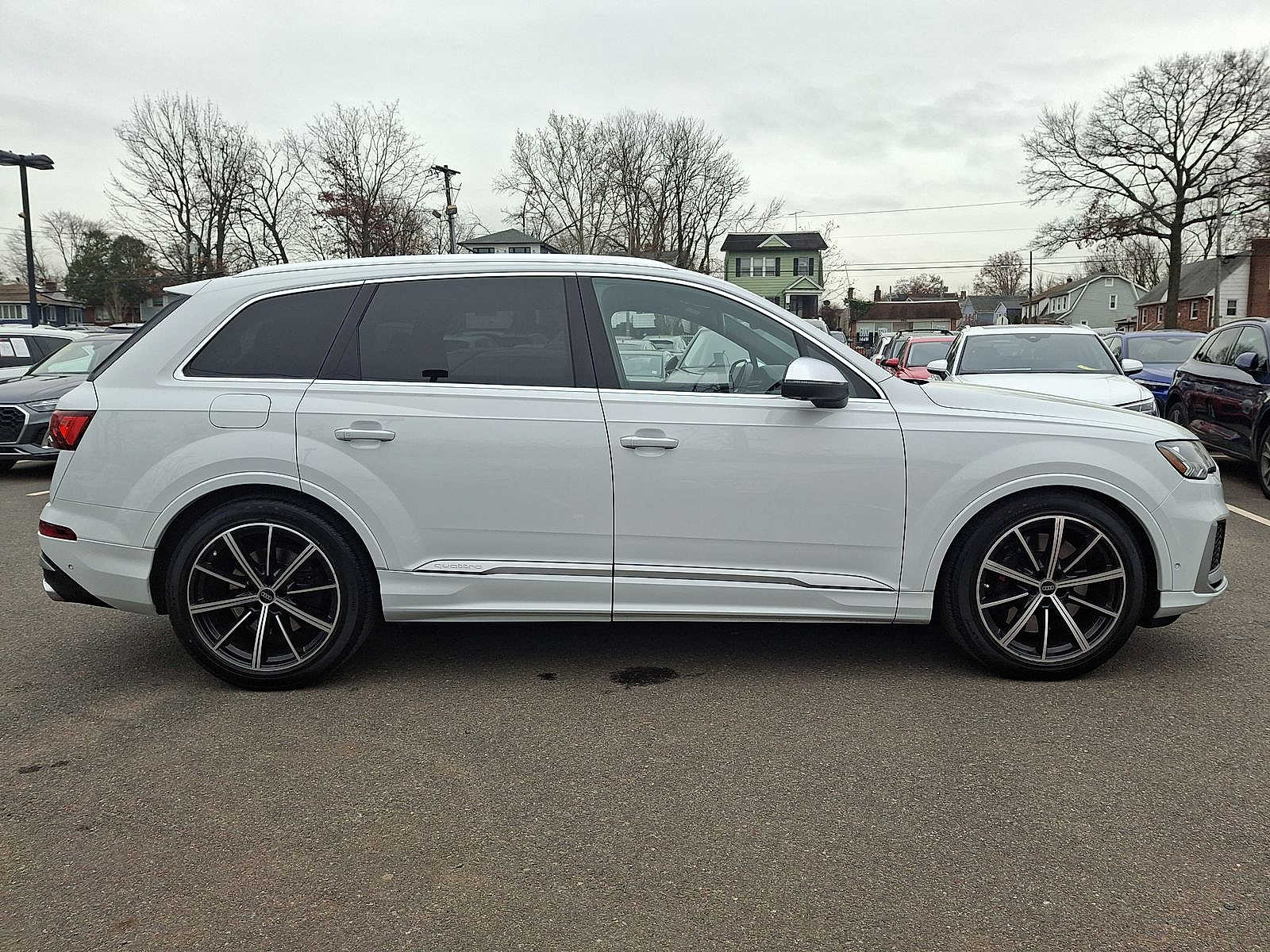 Thumbnail: 2022 Audi SQ7 - 26