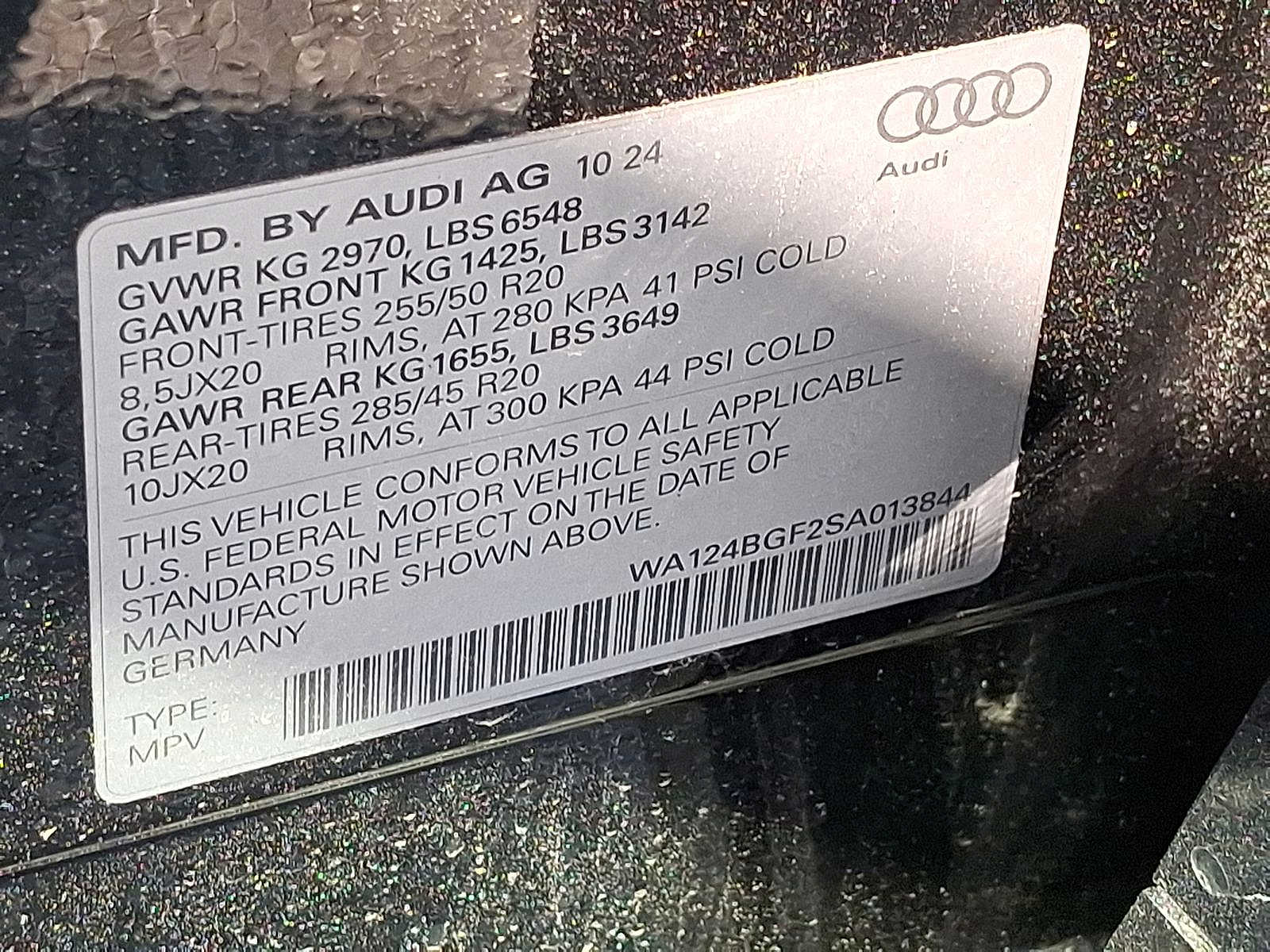Thumbnail: 2025 Audi Q6 e-tron - 16