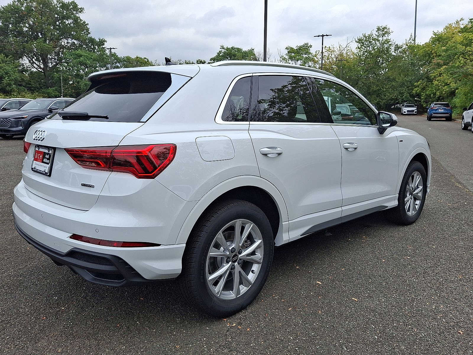 Thumbnail: 2025 Audi Q3 - 12