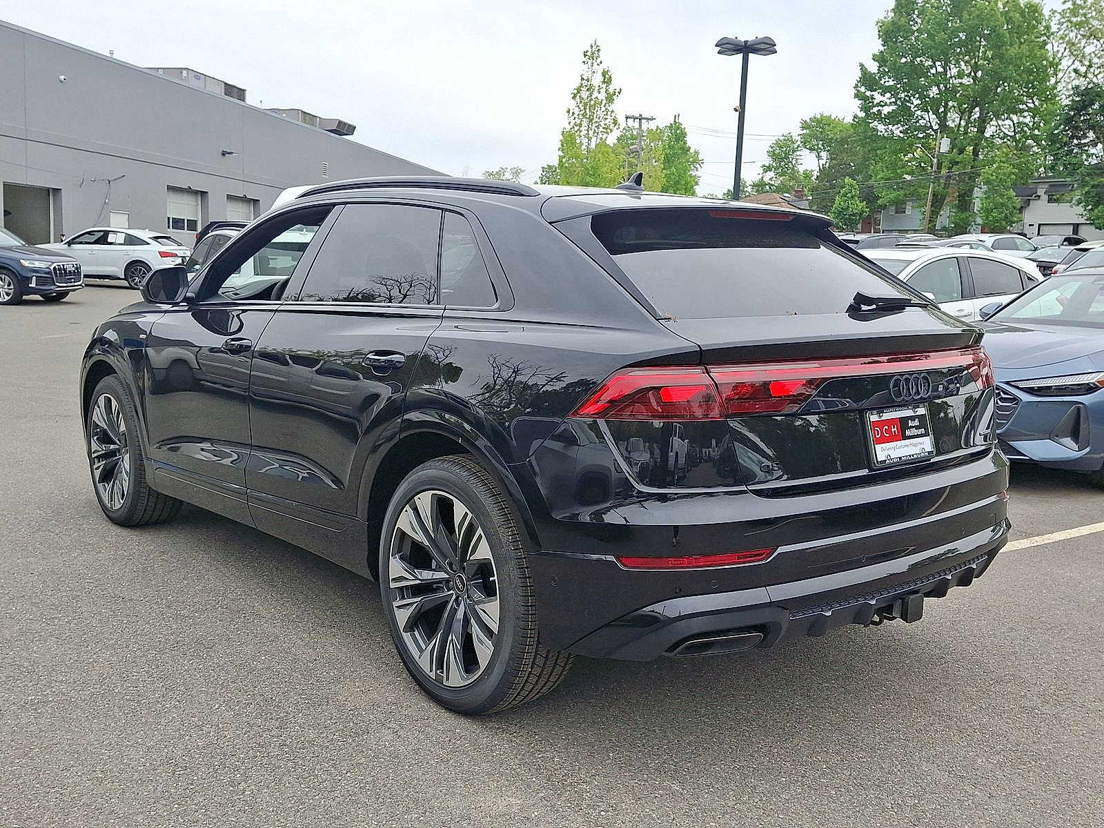 Thumbnail: 2026 Audi Q8 - 12
