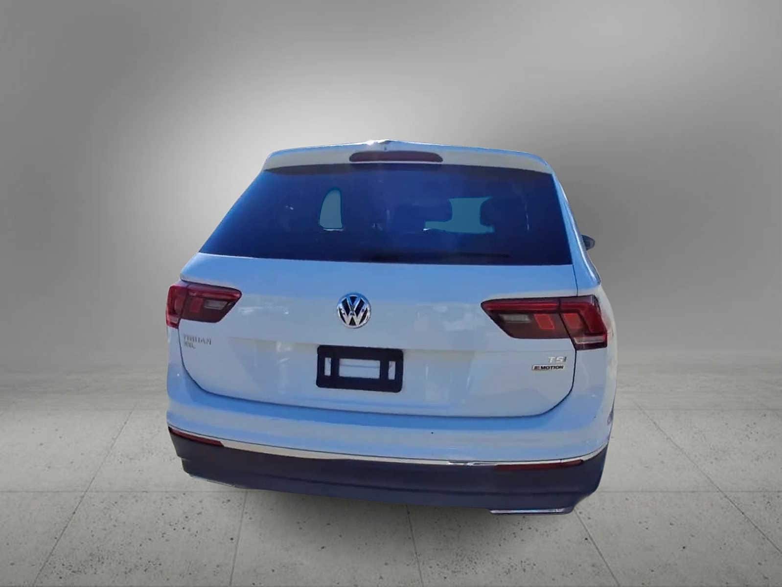 Thumbnail: 2018 Volkswagen Tiguan - 7