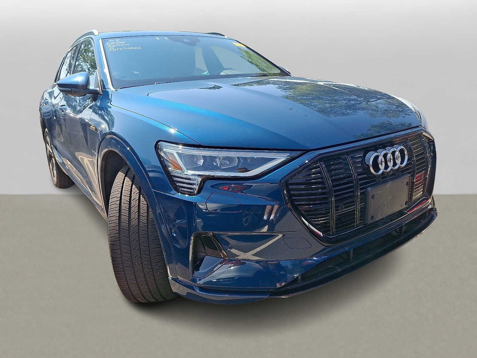 Thumbnail: 2022 Audi e-tron - 2