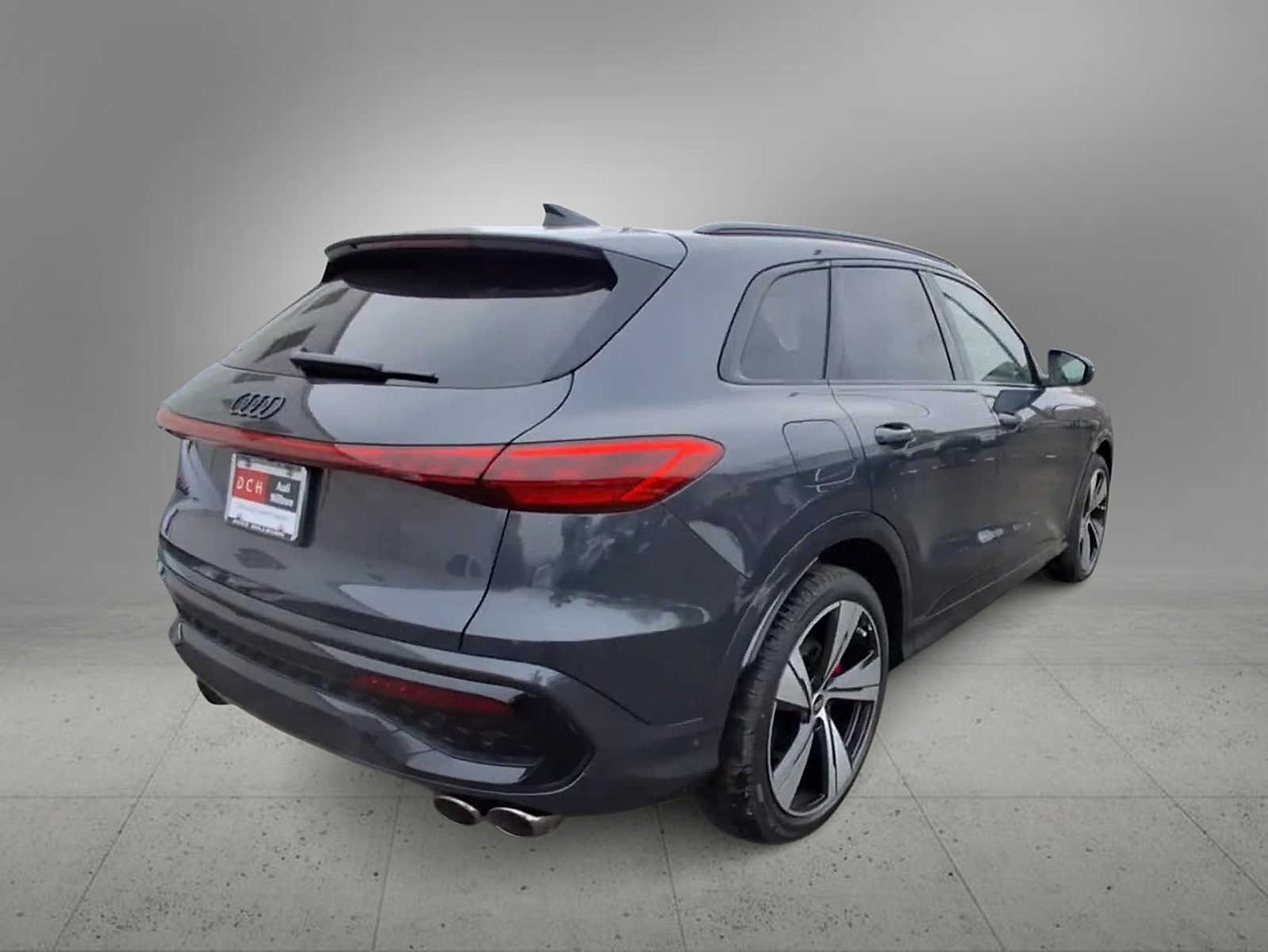 Thumbnail: 2025 Audi SQ5 - 8