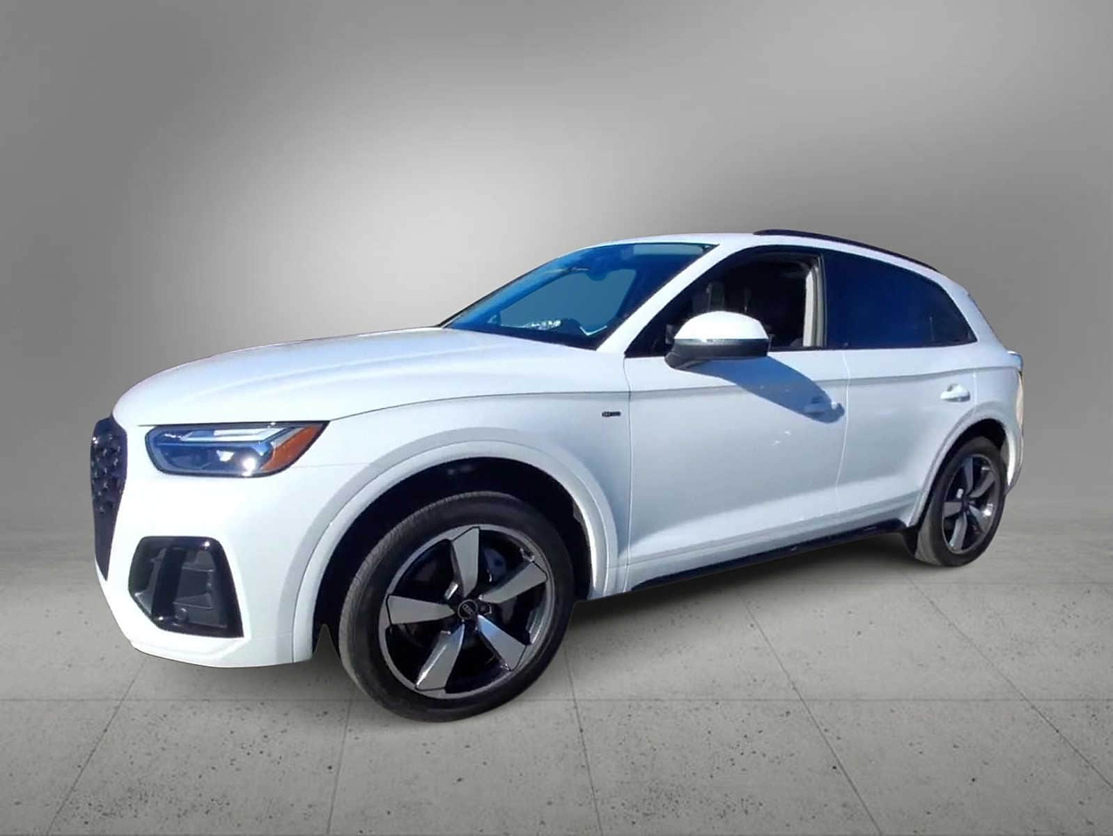 Thumbnail: 2022 Audi Q5 - 4