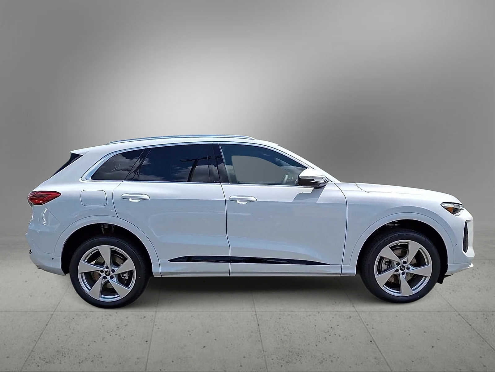 Thumbnail: 2025 Audi Q5 - 5