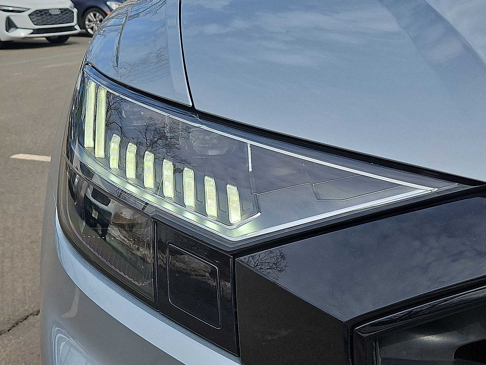 Thumbnail: 2023 Audi SQ8 - 28