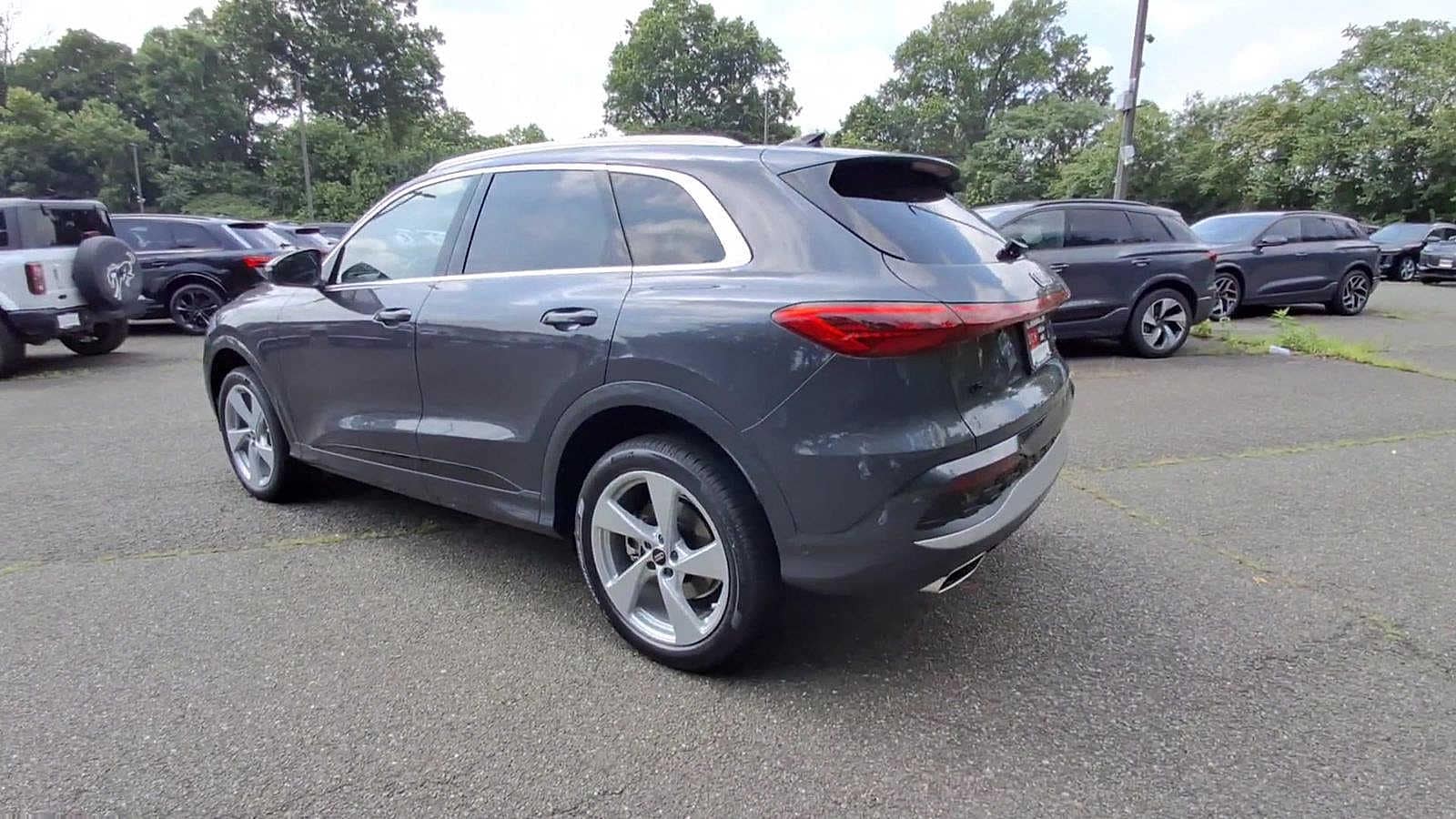 Thumbnail: 2025 Audi Q5 - 6