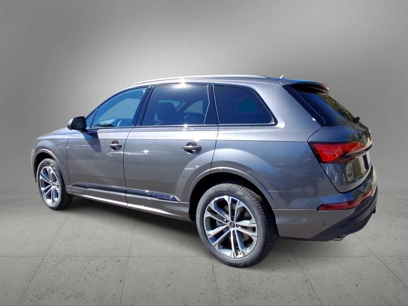 Thumbnail: 2026 Audi Q7 - 6