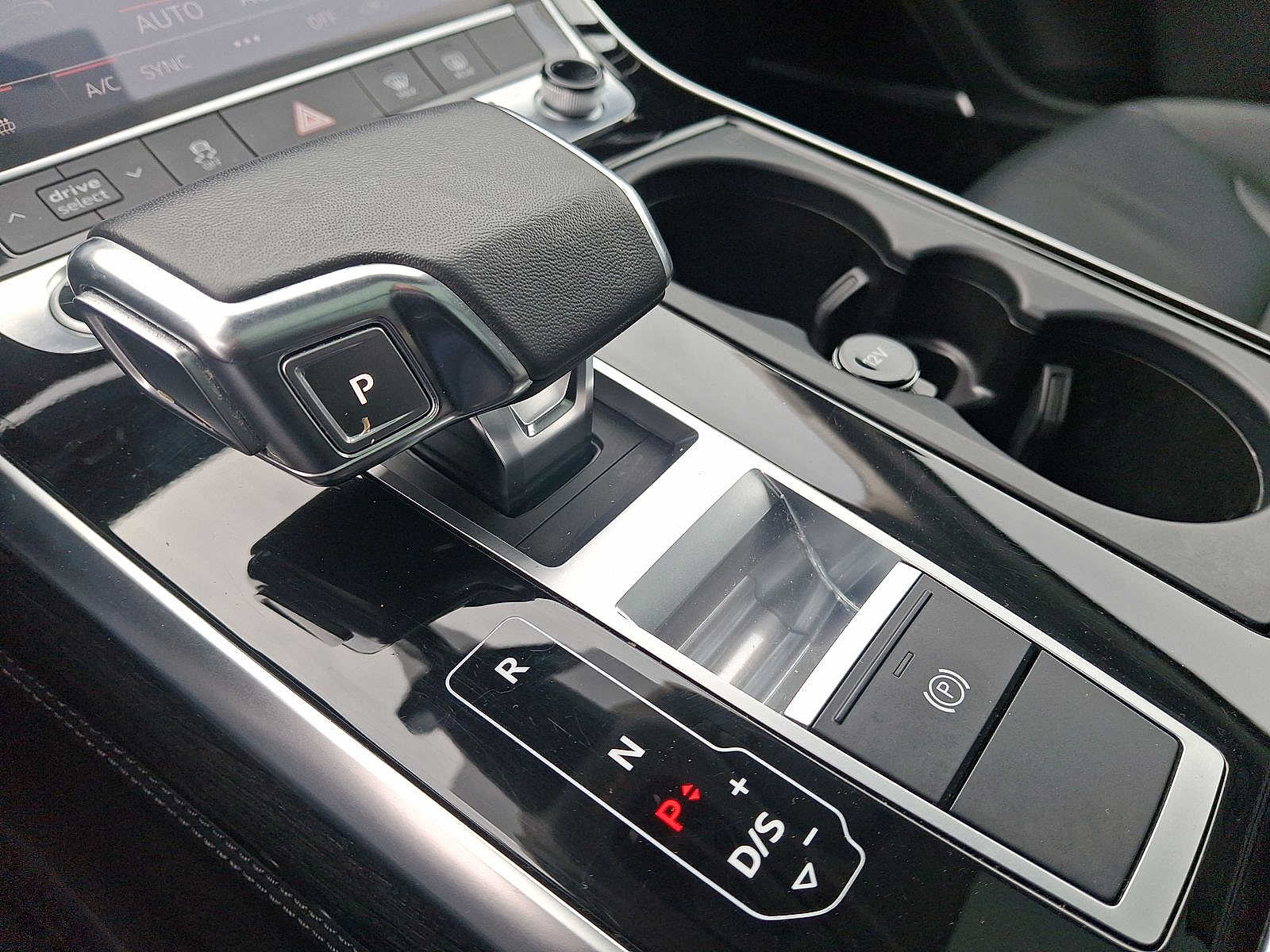 Thumbnail: 2023 Audi Q7 - 11