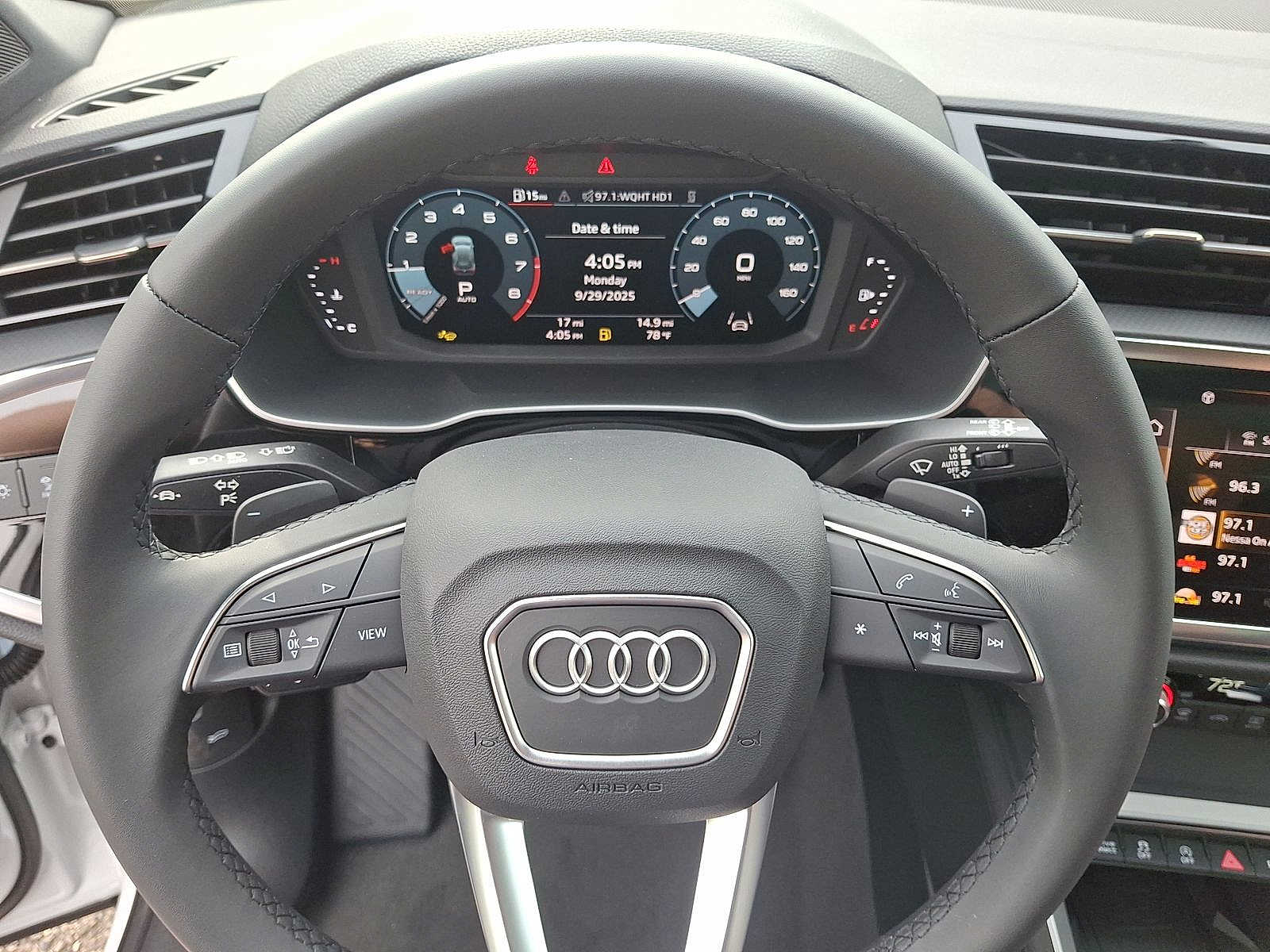 Thumbnail: 2025 Audi Q3 - 15