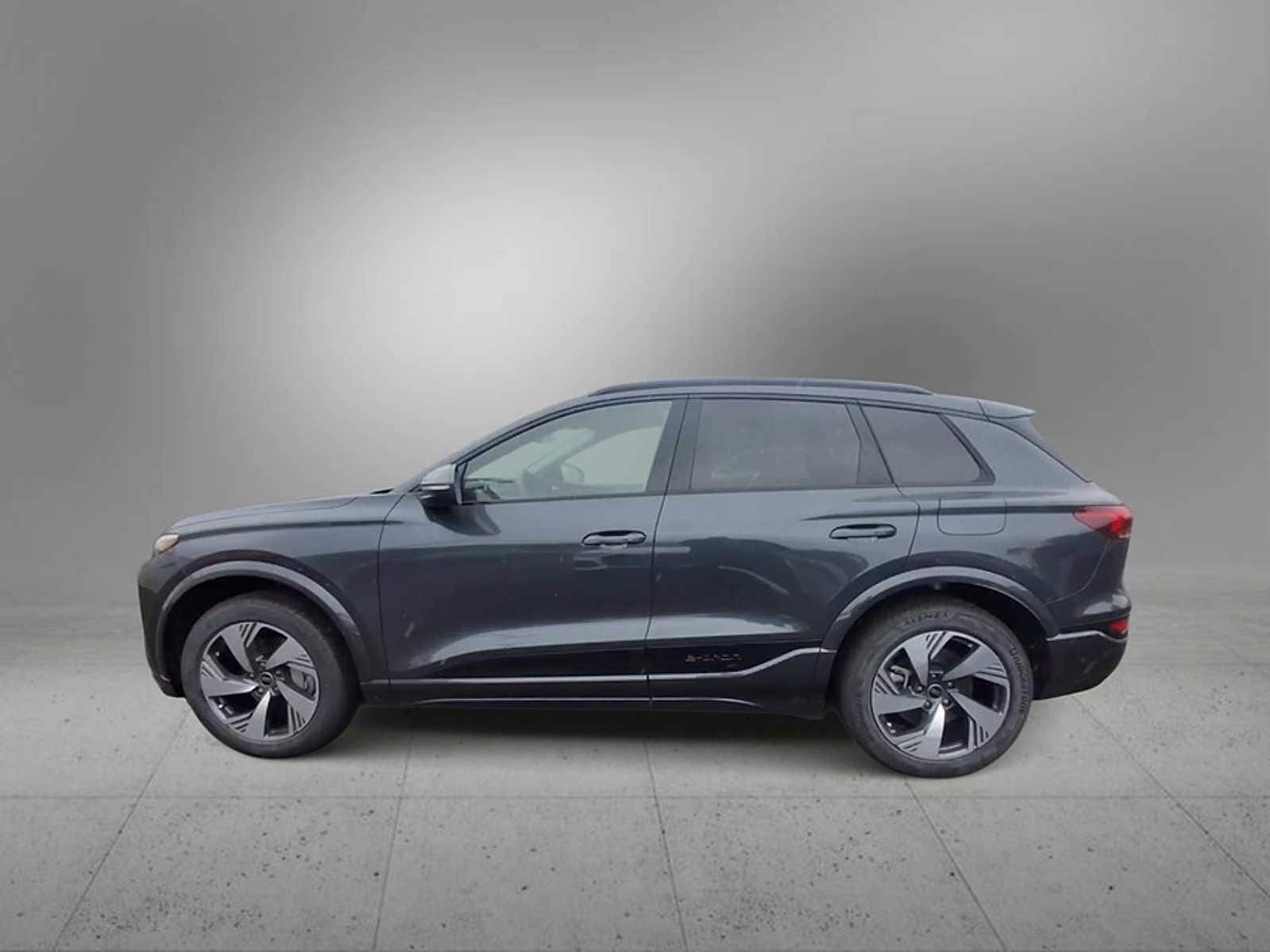 Thumbnail: 2025 Audi Q6 e-tron - 5