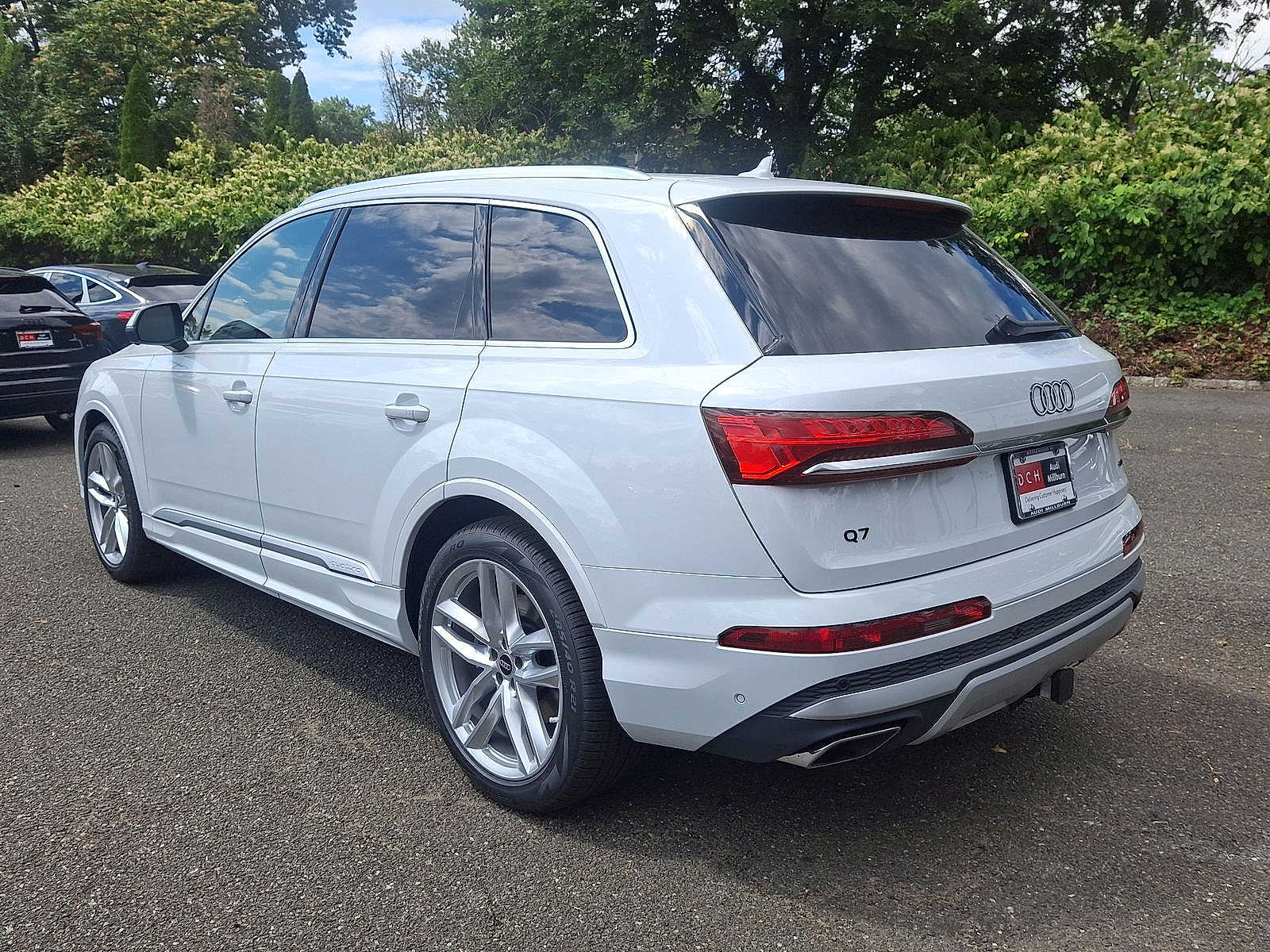 Thumbnail: 2025 Audi Q7 - 11