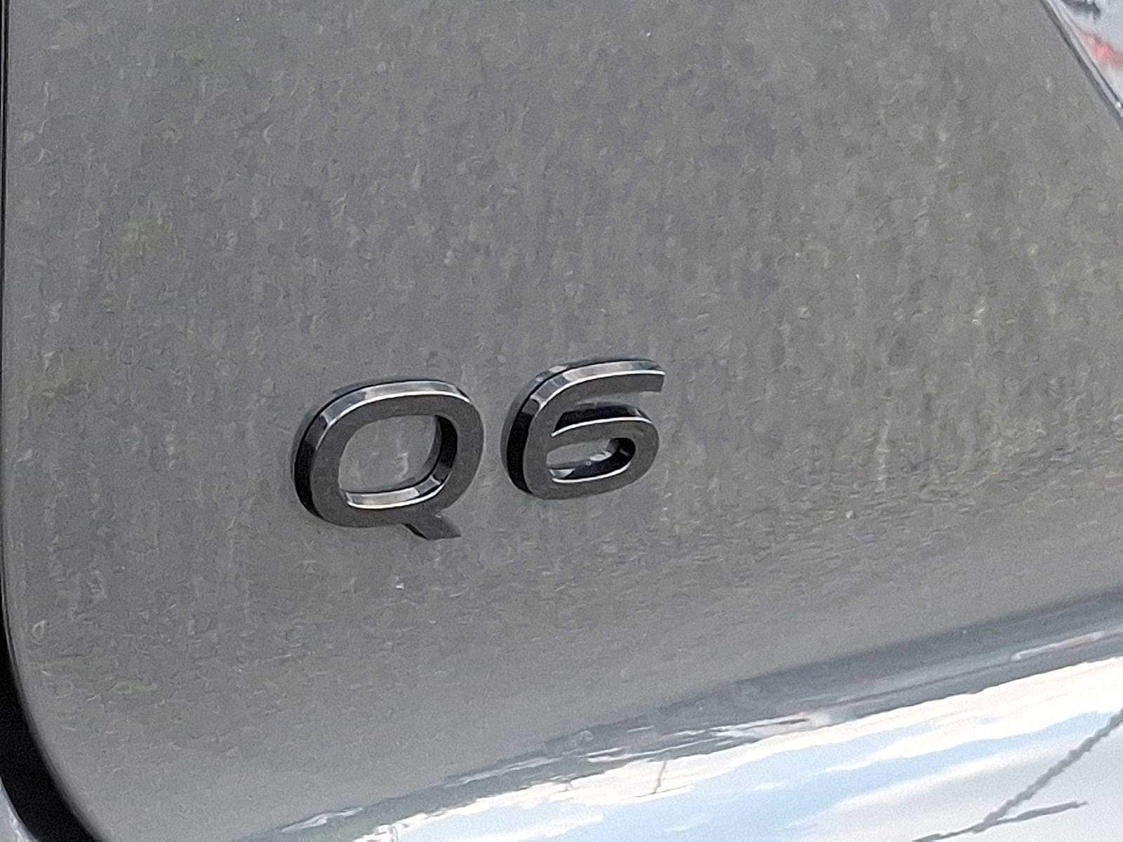 Thumbnail: 2025 Audi Q6 e-tron - 18