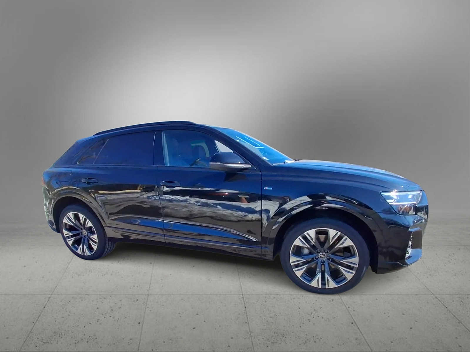 Thumbnail: 2026 Audi Q8 - 2
